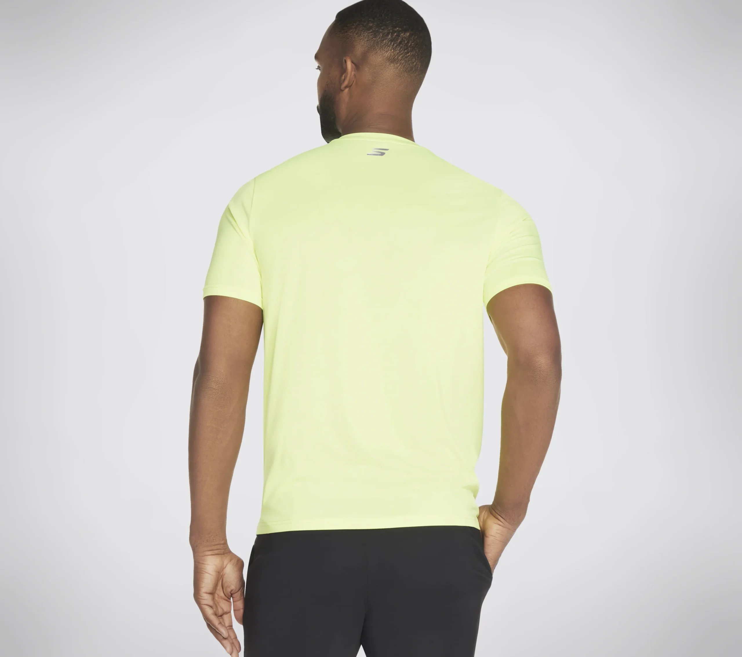 SKECHERS GO DRI Charge Tee>Hombre Partes De Arriba|Partes De Arriba