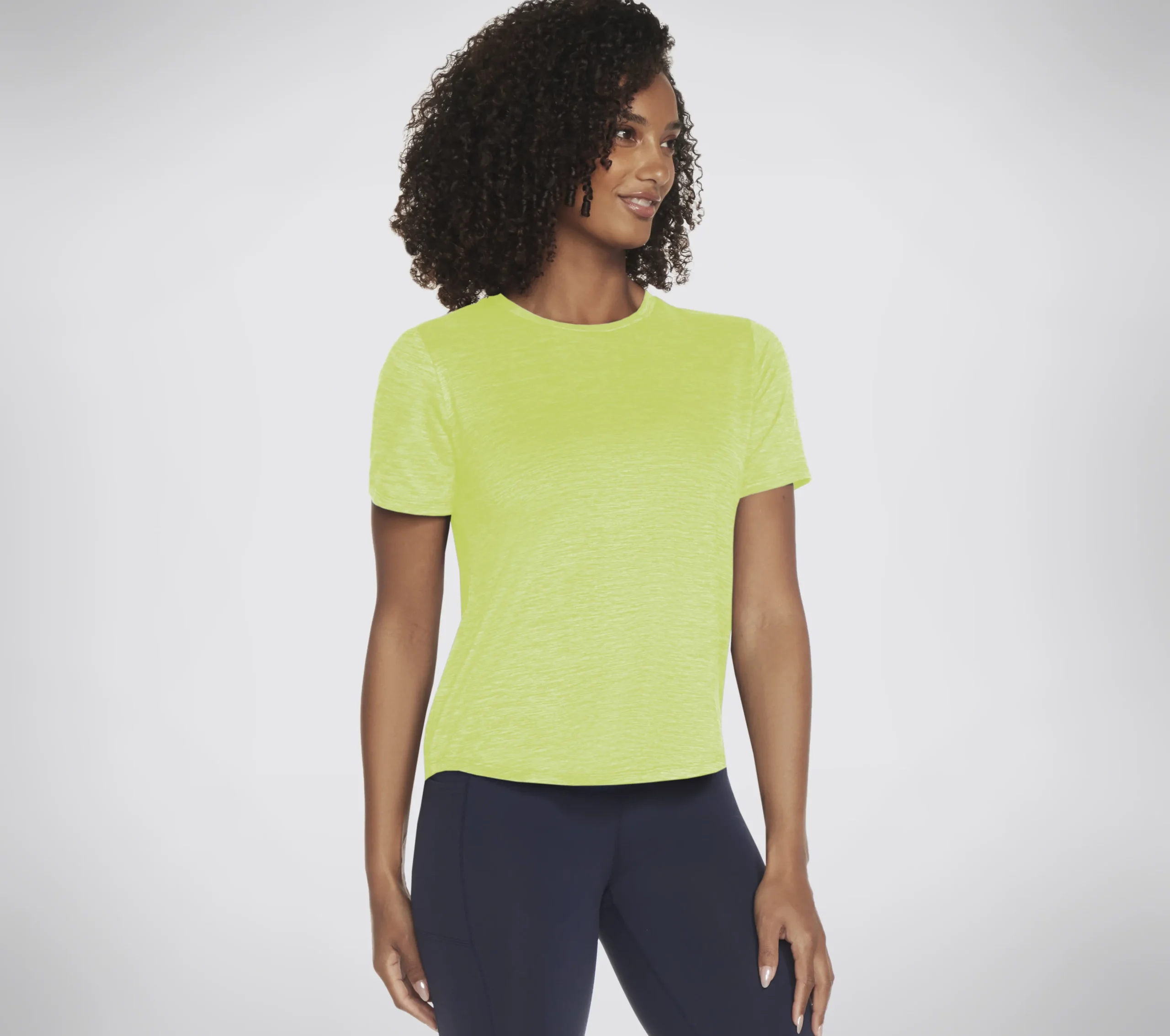 SKECHERS GO DRI SWIFT Tee>Mujer Tops Y Partes De Arriba|Tops Y Partes De Arriba
