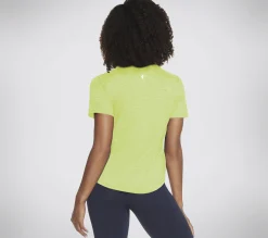 SKECHERS GO DRI SWIFT Tee>Mujer Tops Y Partes De Arriba|Tops Y Partes De Arriba