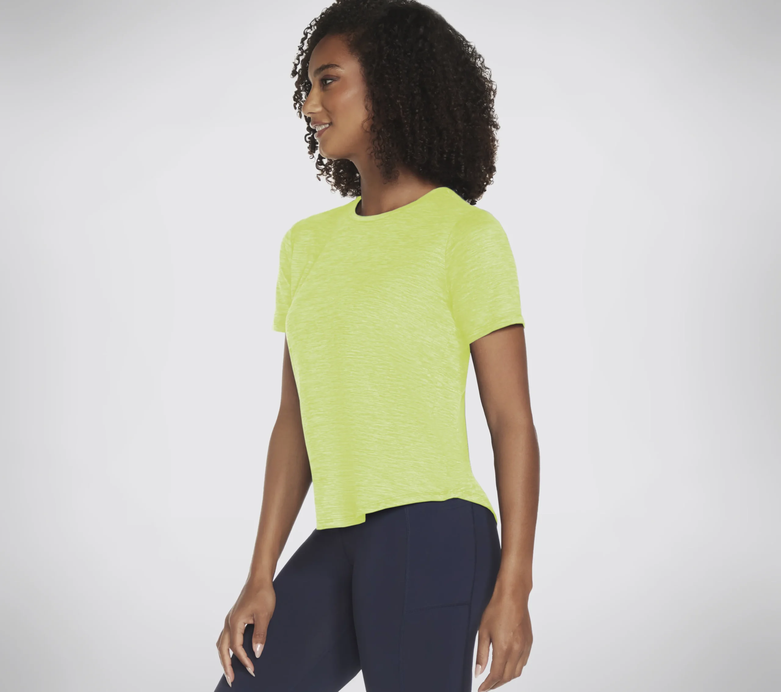 SKECHERS GO DRI SWIFT Tee>Mujer Tops Y Partes De Arriba|Tops Y Partes De Arriba
